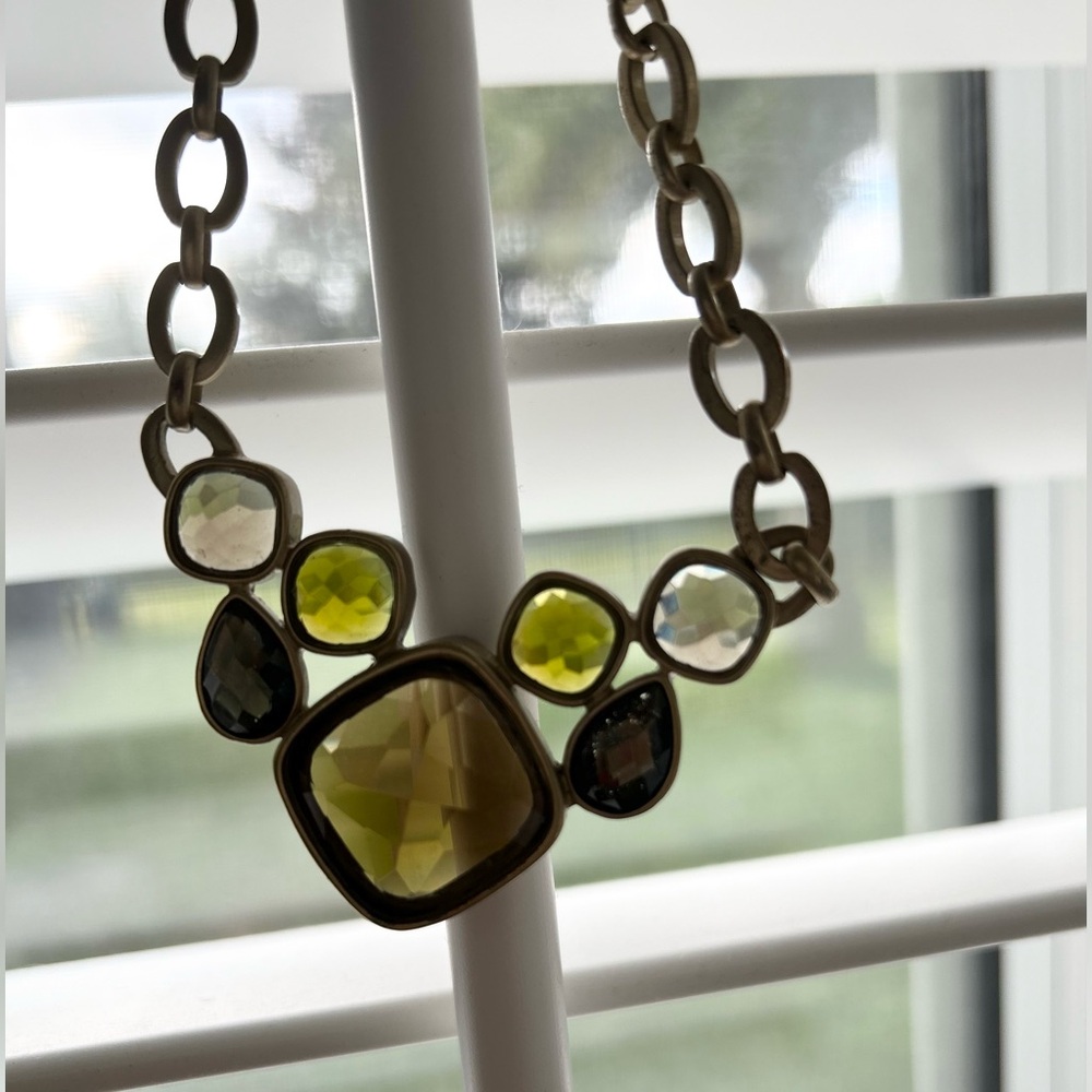Elegant Gold and Brown Necklace